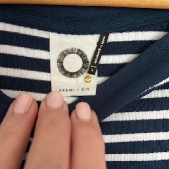 NWOT Akemi + Kin top - Picture 2 of 6